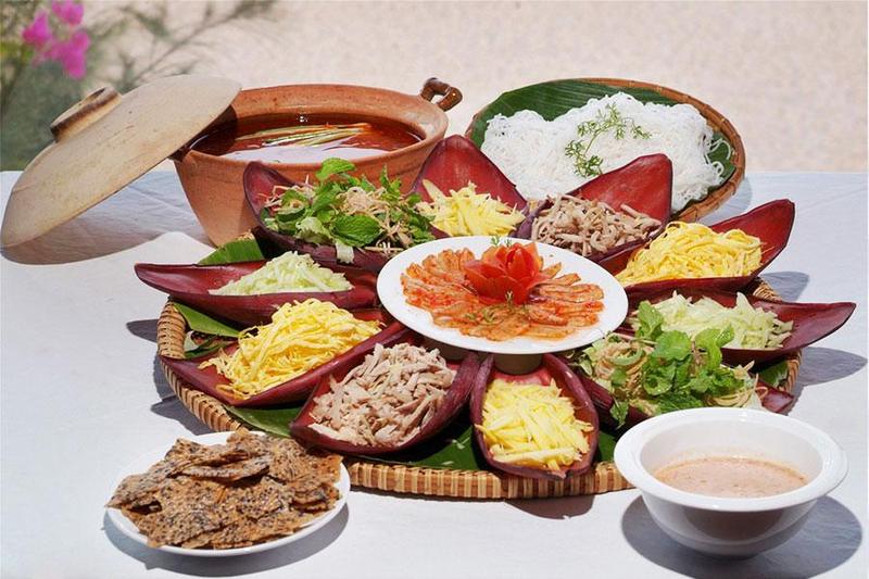 Đặt cỗ tại nhà với các món ăn đặc trưng hương vị miền Trung 